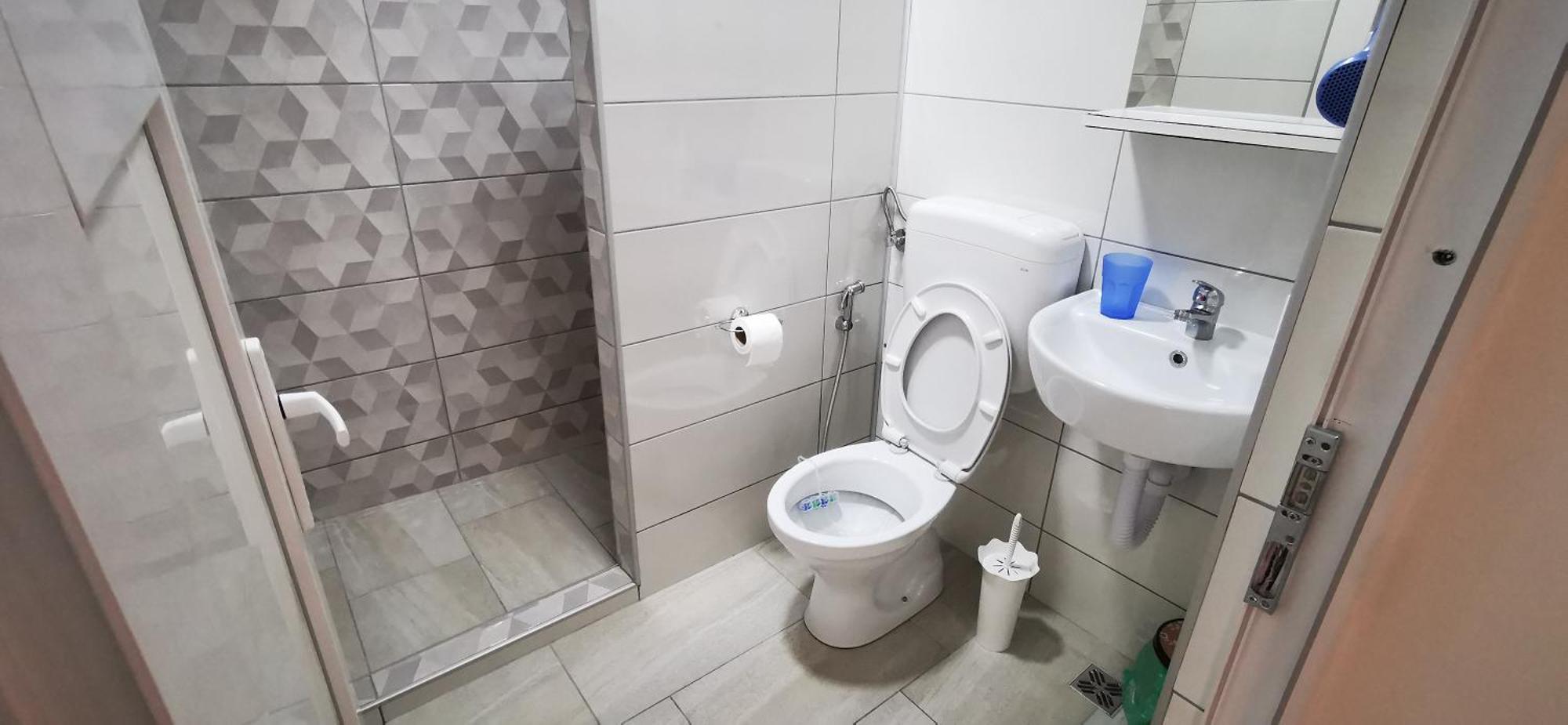 Rest & Recharge 4Bdr Apt- Free Parking, Ac & Garden Σαράγεβο Εξωτερικό φωτογραφία